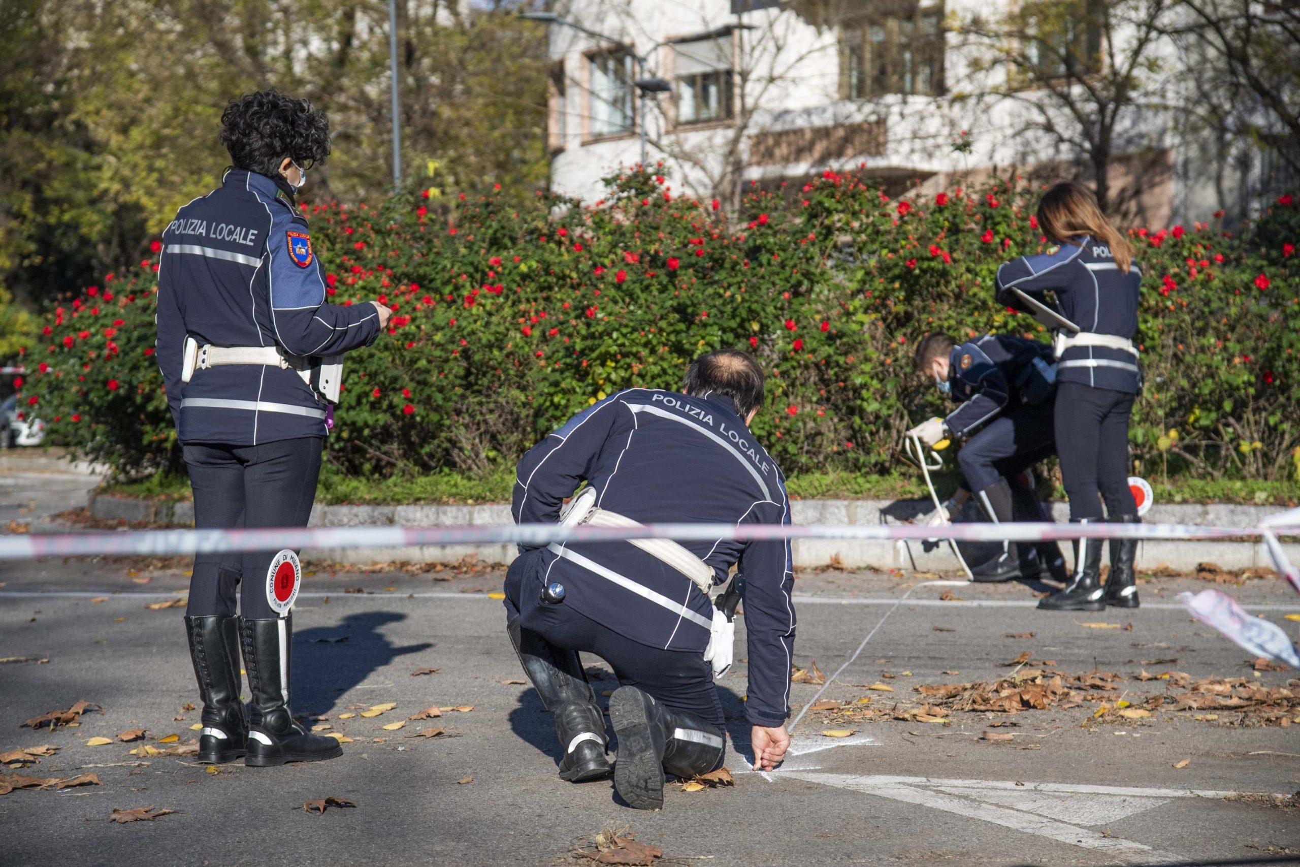 Incidente in Viale Resistenza a Pavia, pirata della strada investe ciclista 30enne