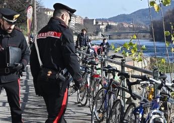 Ragazzo colpito da una bici a Torino: fermati cinque giovani, tre m…