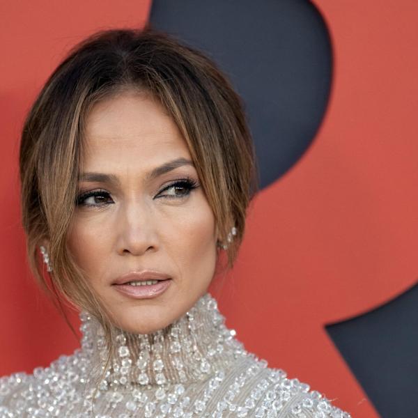 Jennifer Lopez, ecco quando esce il nuovo album “This is Me… Now” e la tracklist del disco