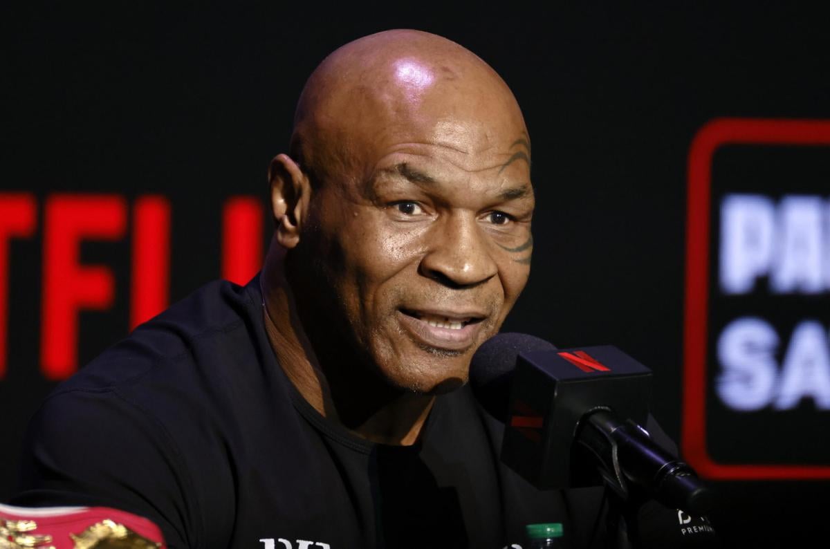 Paura per Mike Tyson, colpito da un’ulcera in aereo, soccorso sulla pista a Los Angeles