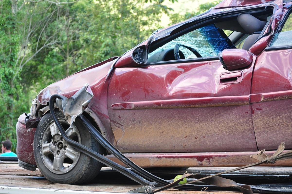 Vercelli, un morto e due feriti in un incidente stradale