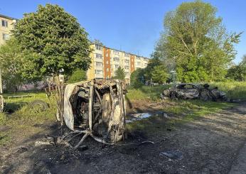 Guerra: un attacco russo distrugge la scuola che dà rifugio ai civili