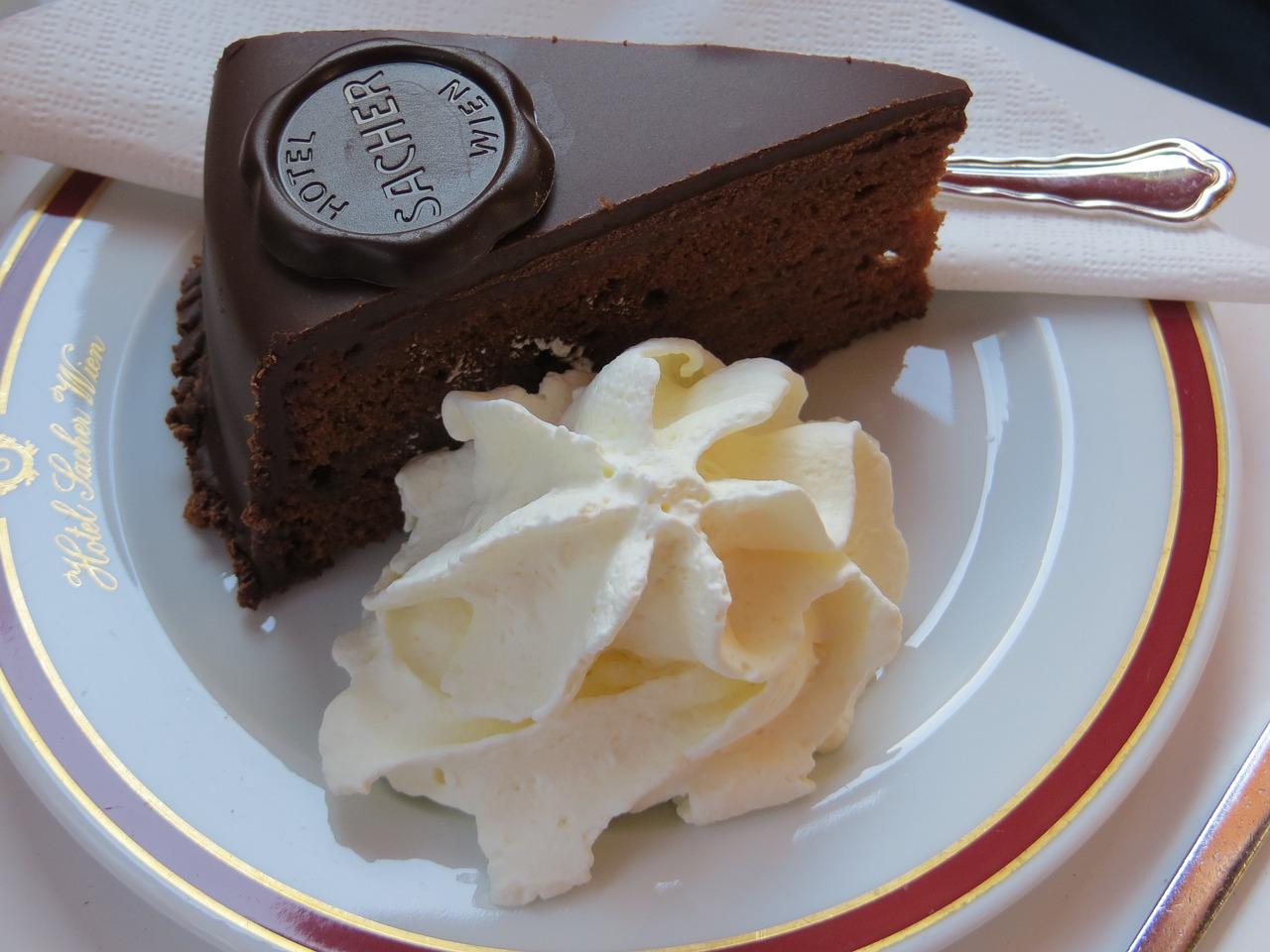 Come si fa l’inimitabile torta Sacher, ricetta originale austriaca