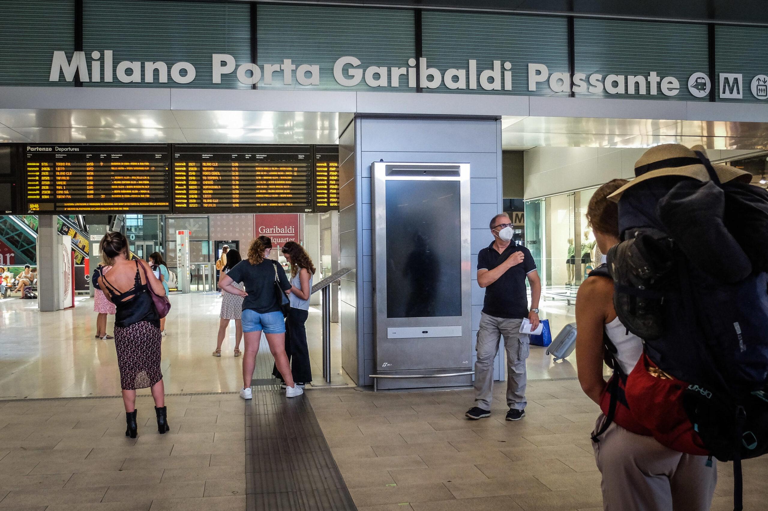 Milano, aggressione a Porta Garibaldi: ferito un ragazzo ucraino | FOTO E VIDEO