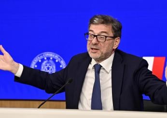 Manovra 2025, c’è la ‘Carta bebè’ di 1000 euro. No aumento pensioni. Sacrifici da banche e ministeri. Cattaneo: “Soddisfatti, è buonsenso” | VIDEO