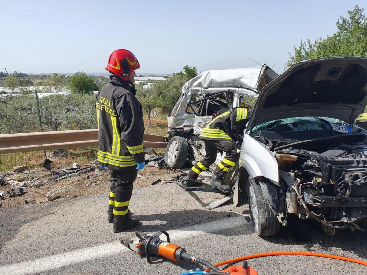 Tragico incidente sul raccordo Avellino-Salerno: scontro tra due au…