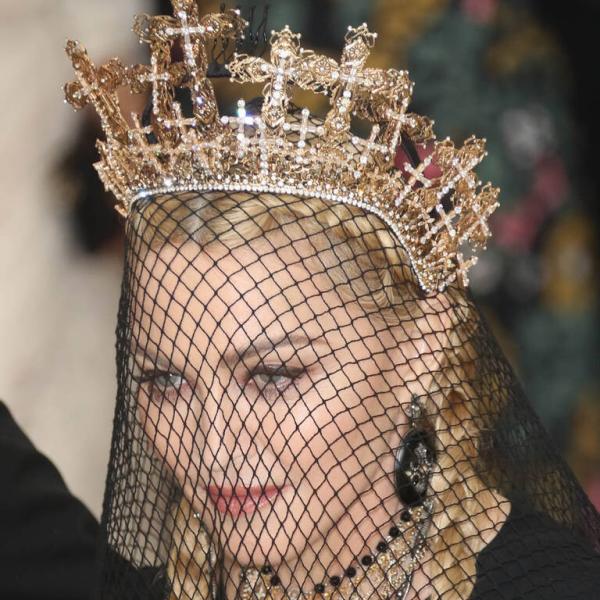 Madonna in topless nelle storie di Instagram: la provocazione della regina del pop