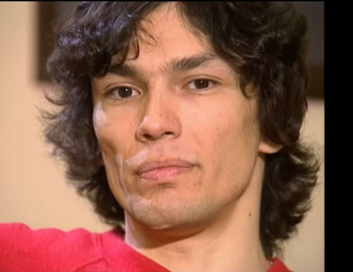 La storia di Richard Ramirez, il serial killer americano conosciuto come “The Night Stalker”