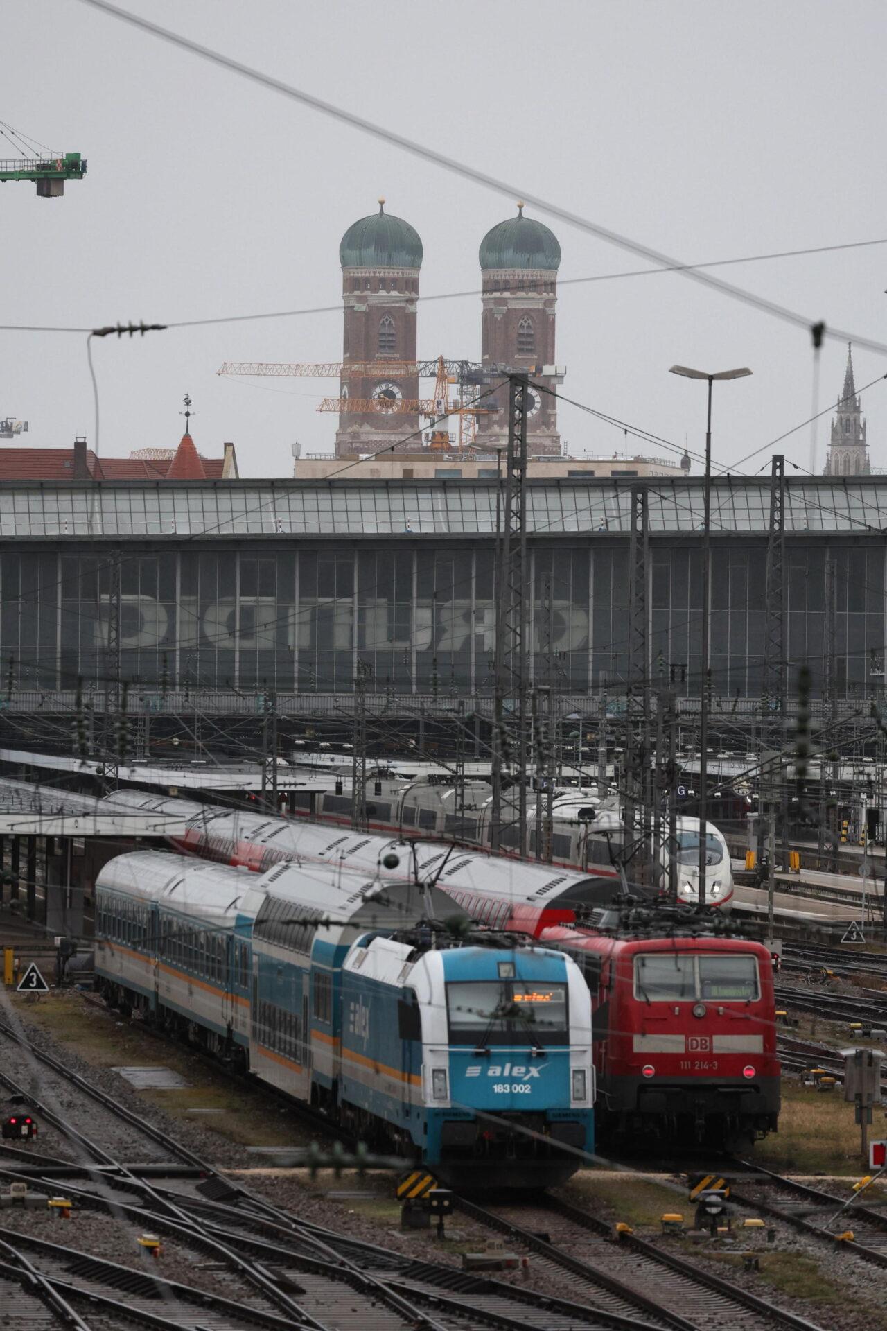 Ferrovie, i treni tedeschi sono in ritardo: la Svizzera li blocca al confine