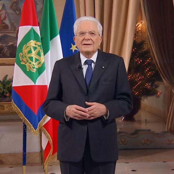 Dl Carburante firmato oggi da Mattarella, le novità: sanzioni fino a 6000 euro, un mese per adeguare i cartelloni dei prezzi