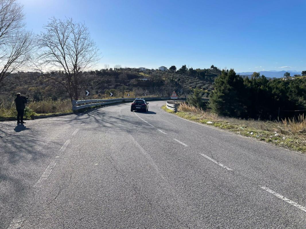 Matera, incidente sulla SS7: traffico in tilt dopo lo scontro tra un’auto e un furgone