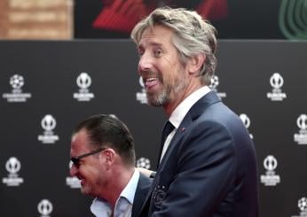 Van der Sar fuori pericolo, parla la moglie: “È ancora in terapia i…