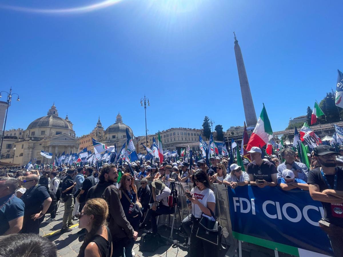 Elezioni Europee 2024, Meloni in Piazza del Popolo a Roma: “Qui si fa la storia, in Europa come in Italia” E poi attacca Schlein e De Luca | VIDEO