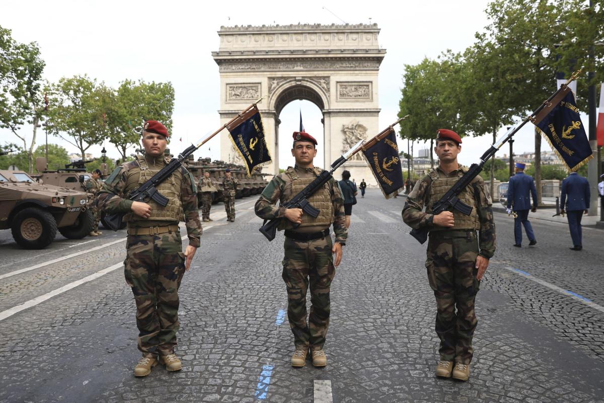 Francia blindata per il giorno della presa della Bastiglia: 14 lugl…