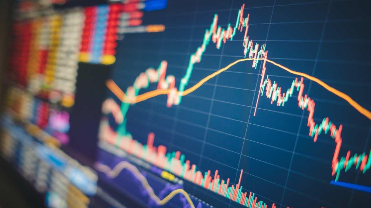 L’inflazione frena la sua folle corsa: quali sono le previsioni degli analisti per il 2024?