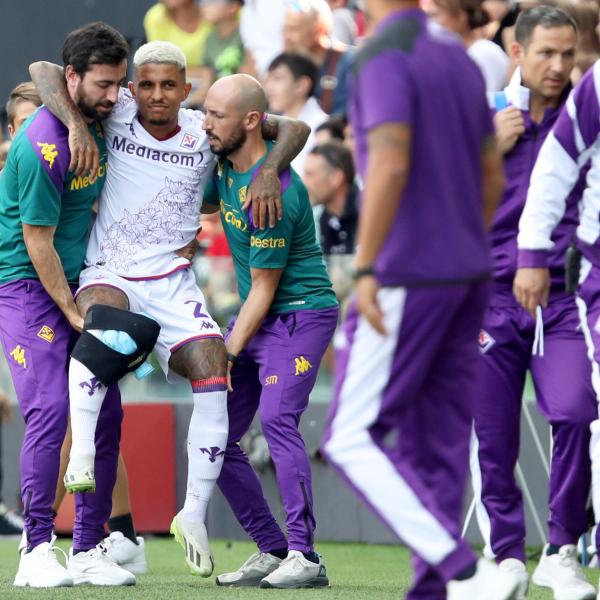 Fiorentina, grave infortunio per Dodo: i tempi di recupero