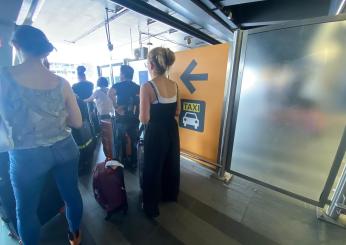 Perché anche nel giorno del gran rientro dalle vacanze a Fiumicino non c’erano i taxi sufficienti? Hallissey (Radicali italiani): “Io continuerò a dare i passaggi gratis”