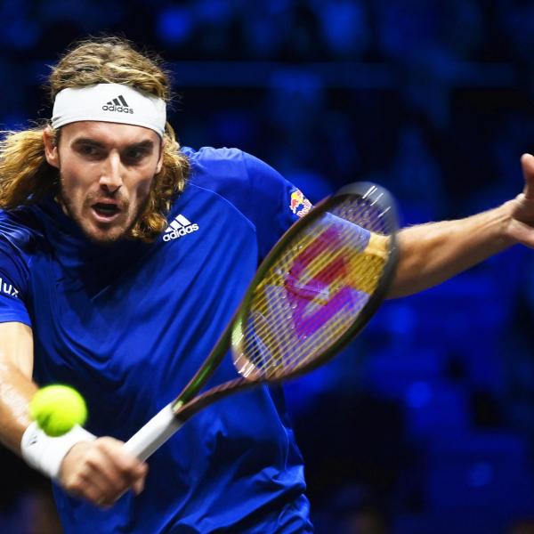 ATP Finals 2022 : Tsitsipas vince la battaglia con Medvedev e lo elimina