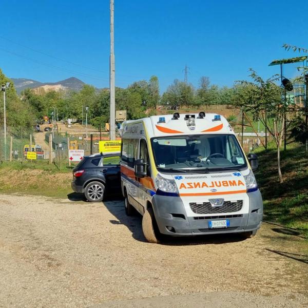 Roma, incidente ad Ardea alle prime ore del mattino: automobilista travolge ed uccide una 84enne. Il pirata della strada è in fuga