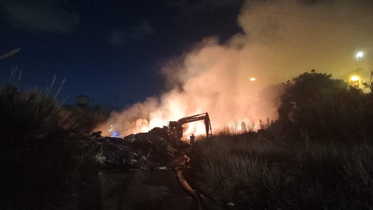 Roma, incendio alla discarica di via Collatina vecchia, Marco Doria (pres. Comm. Antimafia): “Sono anni che denuncio la situazione”