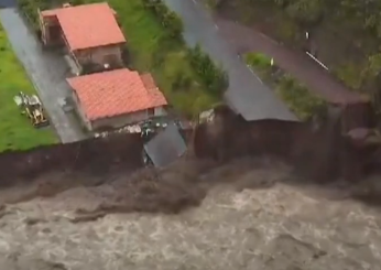 Ecuador, frana nel centro del paese: almeno 10 morti e decine di dispersi | VIDEO