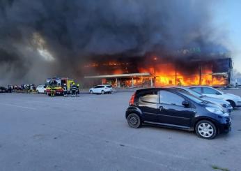 Ucraina, raid missilistico a Kremenchuk distrugge centro commerciale, almeno 10 vittime