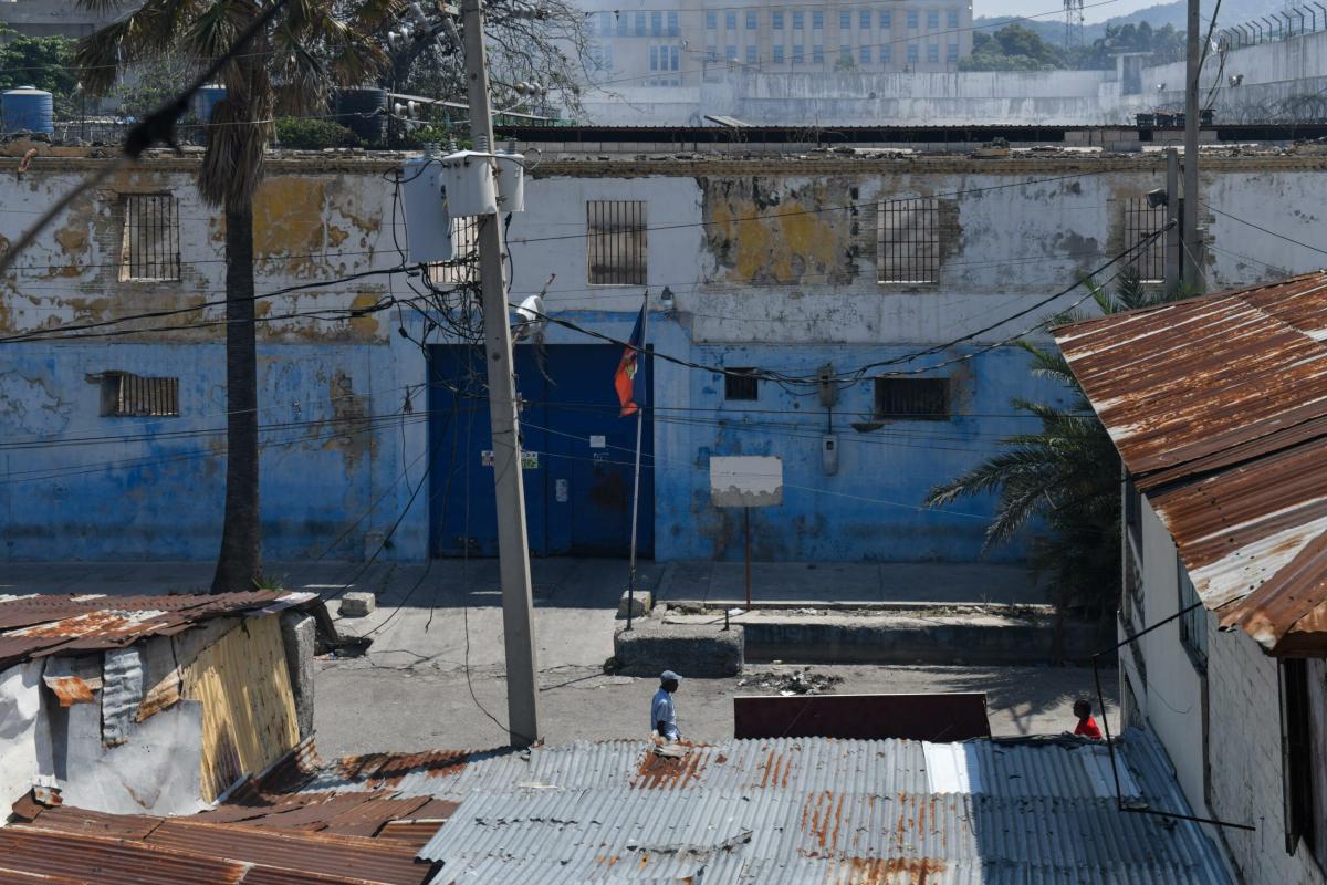 La Francia si prepara all’evacuazione dei cittadini bloccati ad Haiti: noleggerà dei voli