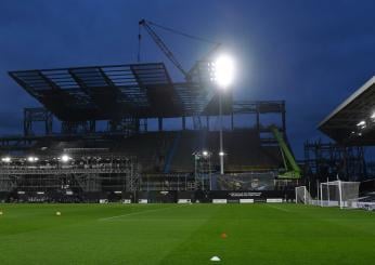 Fulham, piscina e ristoranti vip nella nuova tribuna di Craven Cottage: tifosi furiosi