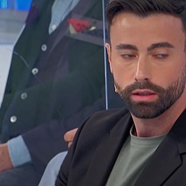 Andrea Uomini e Donne 2023: lite con Nicole a causa di Carlo