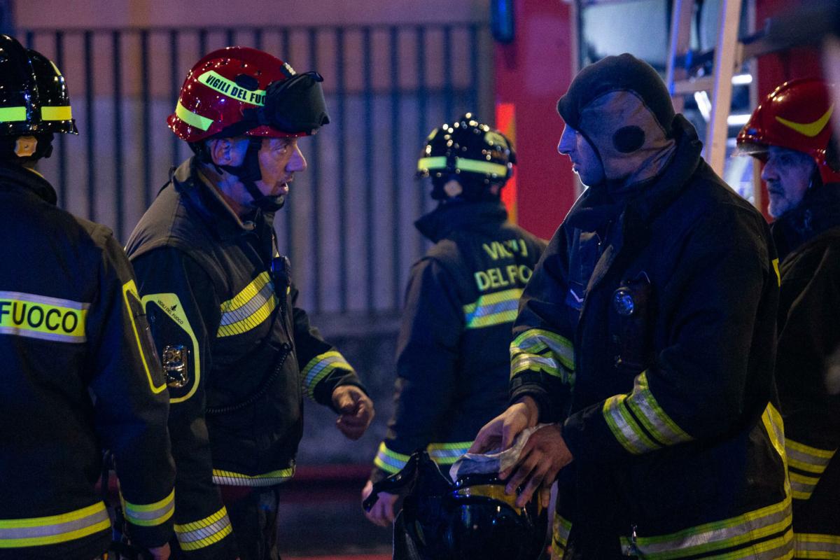 Tragedia a L’Aquila, incendio in un appartamento in piazza Cifani: morto un uomo di 62 anni