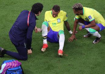 Neymar infortunio, le ultime: l’attaccante salta Brasile-Svizzera. Dubbi sul prosieguo del mondiale