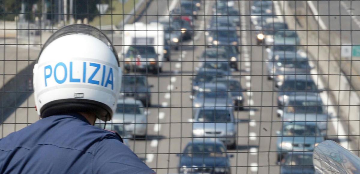 Sgombro in via Stalingrado Bologna: strada bloccata e traffico in t…