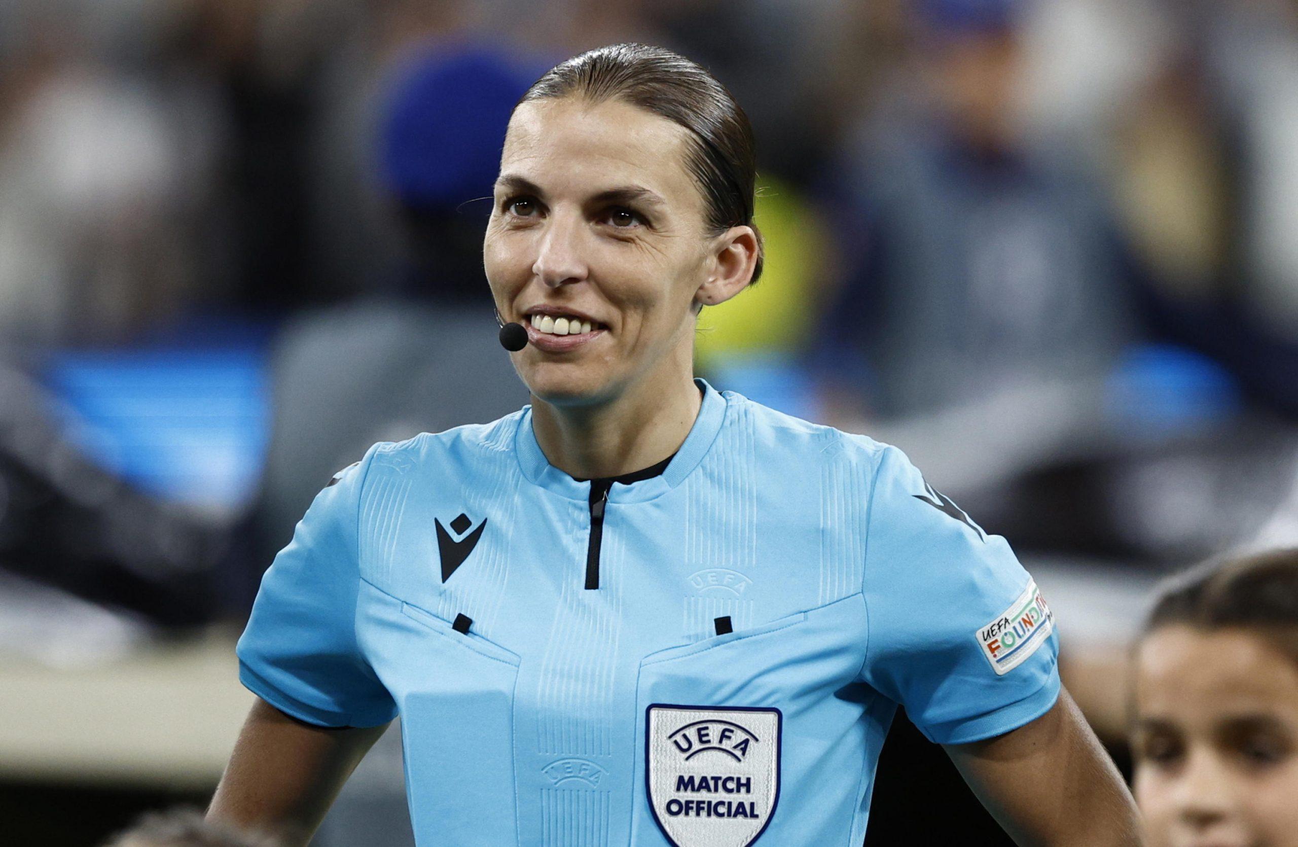 Primo arbitro donna al Mondiale, la Frappart scrive la storia