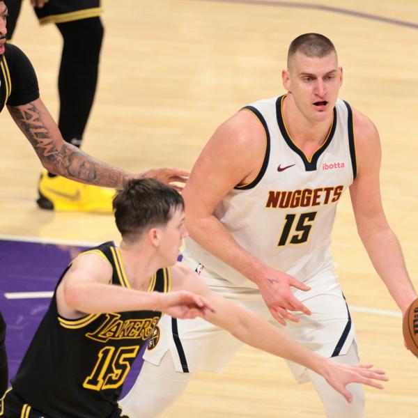 NBA, Jokic trova la tripla doppia e entra con due statistiche nella storia