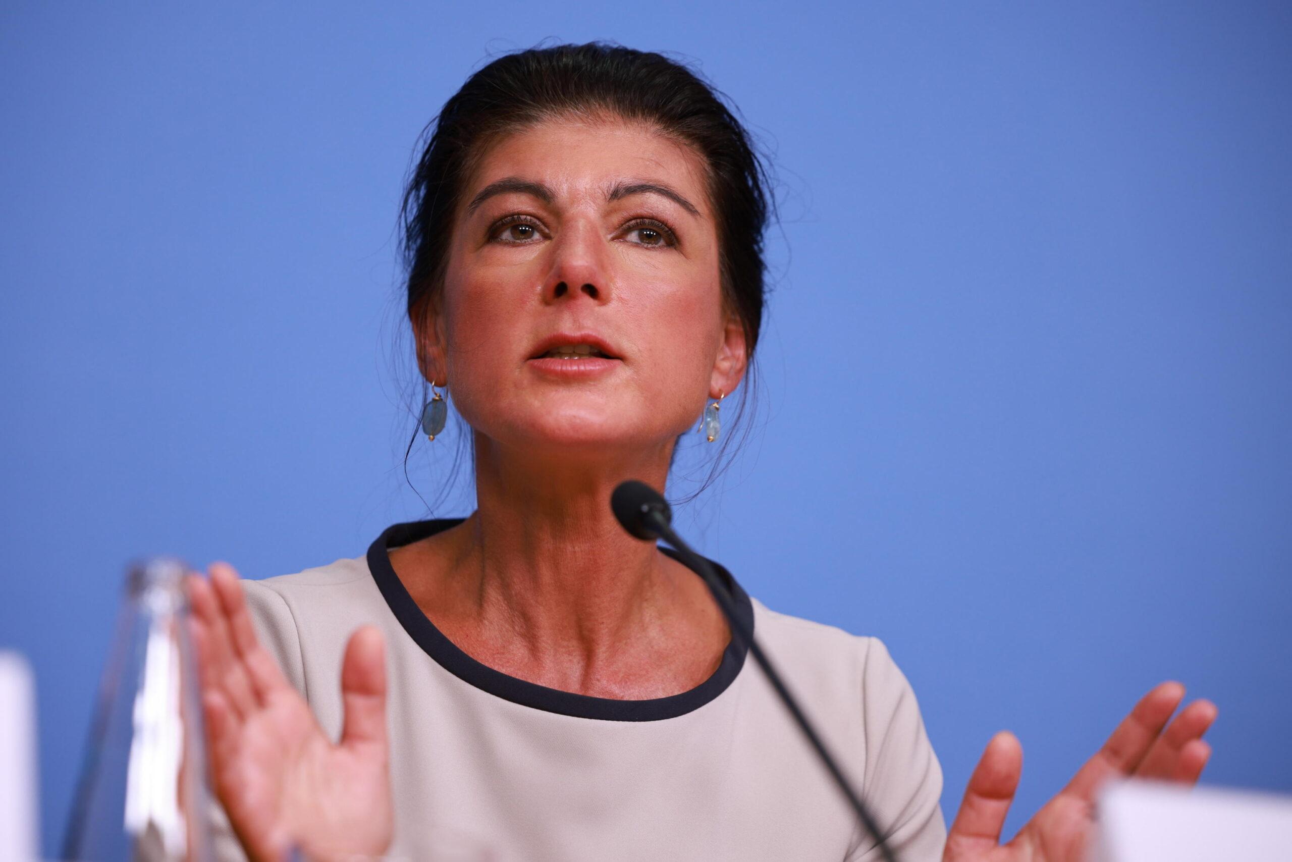 Germania, chi è Sahra Wagenknecht: età, marito, patrimonio, libro e programma politico della leader del partito di sinistra Bsw