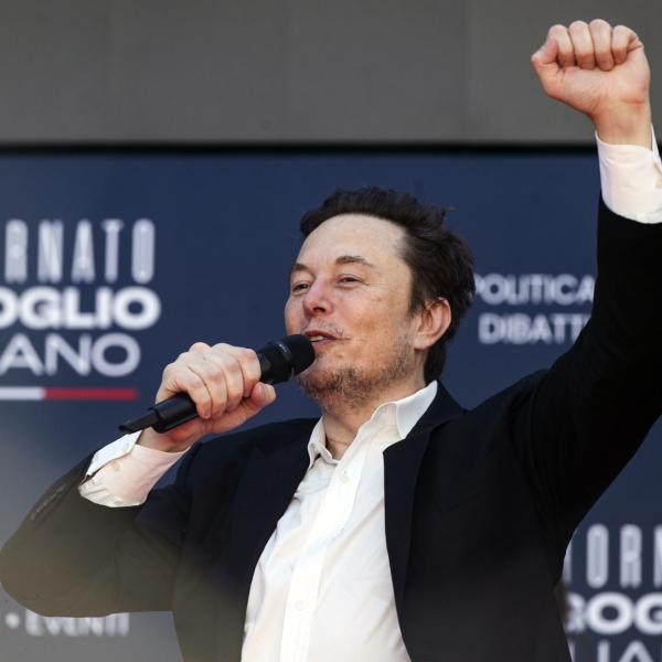 Elon Musk ci ricasca e con un post manda Dogwifhat sulle montagne russe