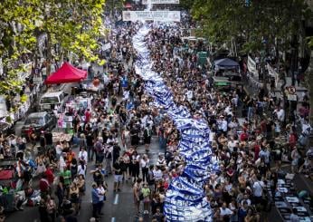 Argentina, marcia a difesa della democrazia nel giorno del golpe del 1976