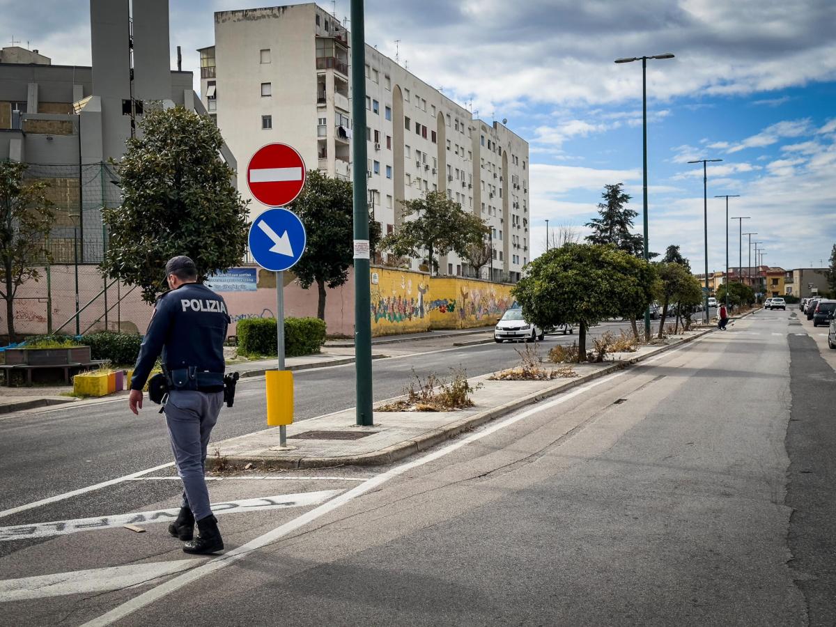 Biella, uomo rifiuta controllo documenti e morde un poliziotto: arr…