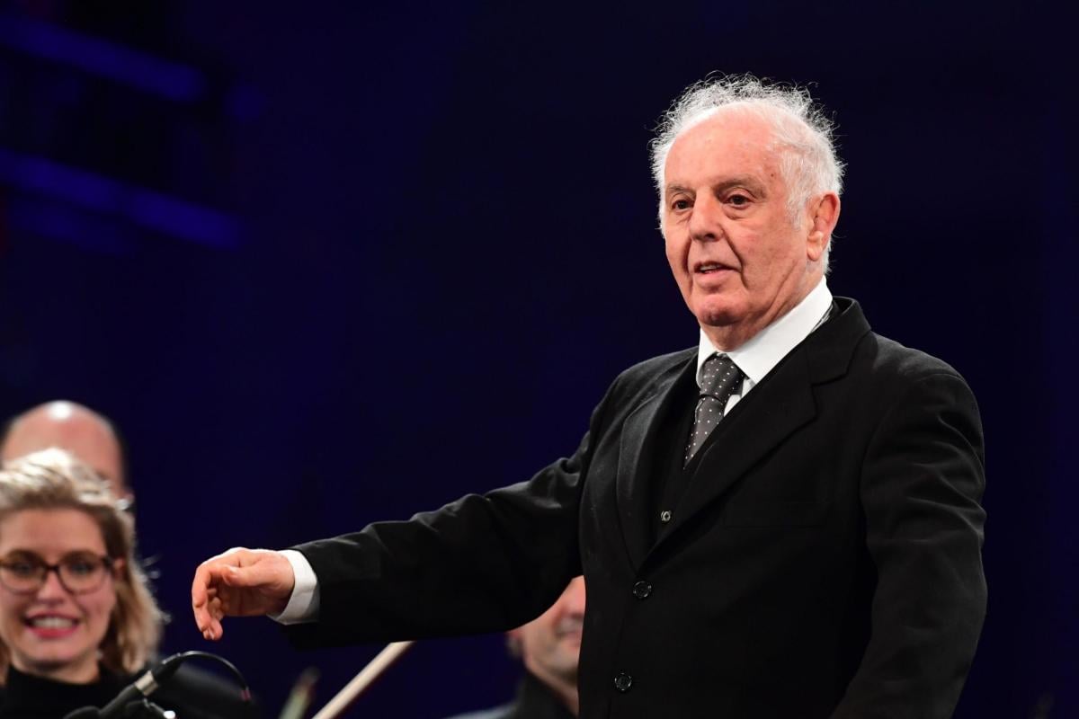 Il direttore d’orchestra Daniel Barenboim annuncia il ritiro a caus…