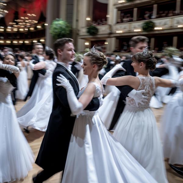 Clima, protesta degli attivisti all’Opera di Vienna