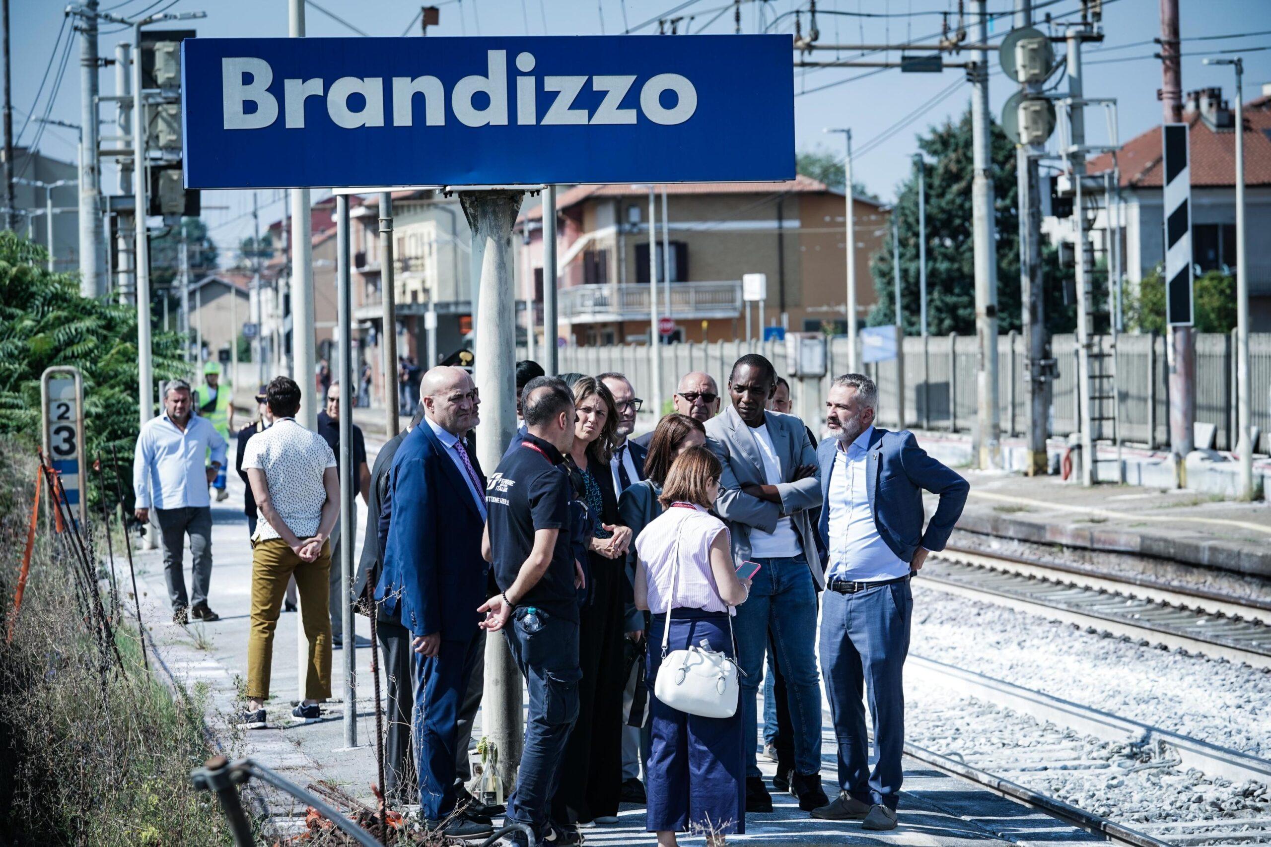 Strage di Brandizzo, domani lutto regionale in Piemonte per i cinque operai morti nell’incidente ferroviario