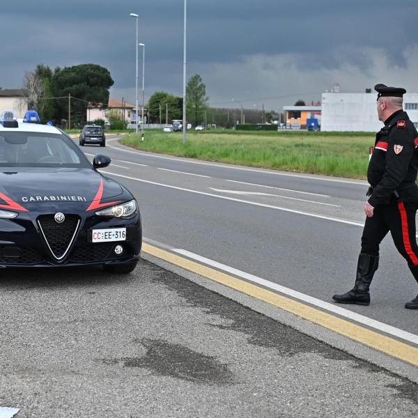 Arezzo, incidente a Pieve Santo Stefano: 15enne perde il controllo dello scooter e si schianta, morta sul colpo