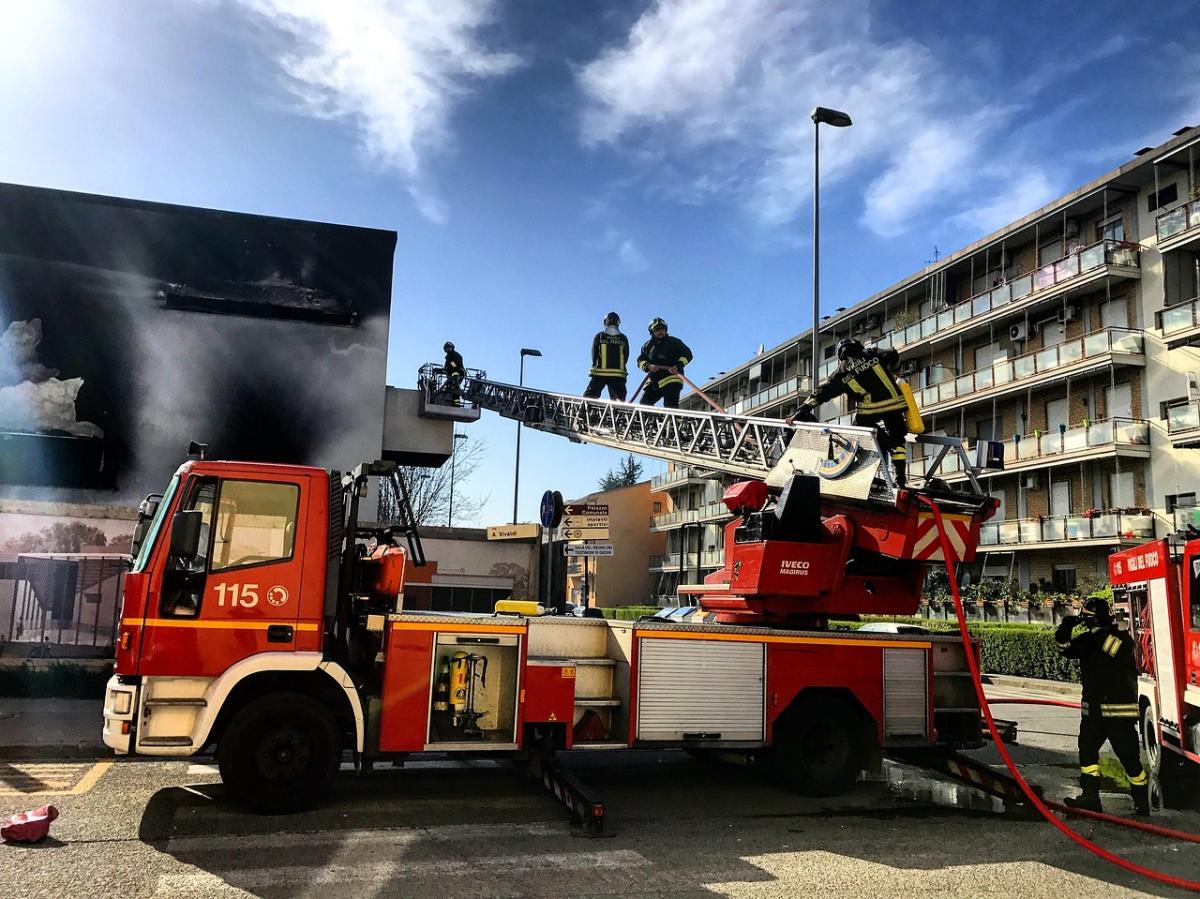 Chi è la bambina di 8 anni morta nell’incendio in un appartamento a Pisa?