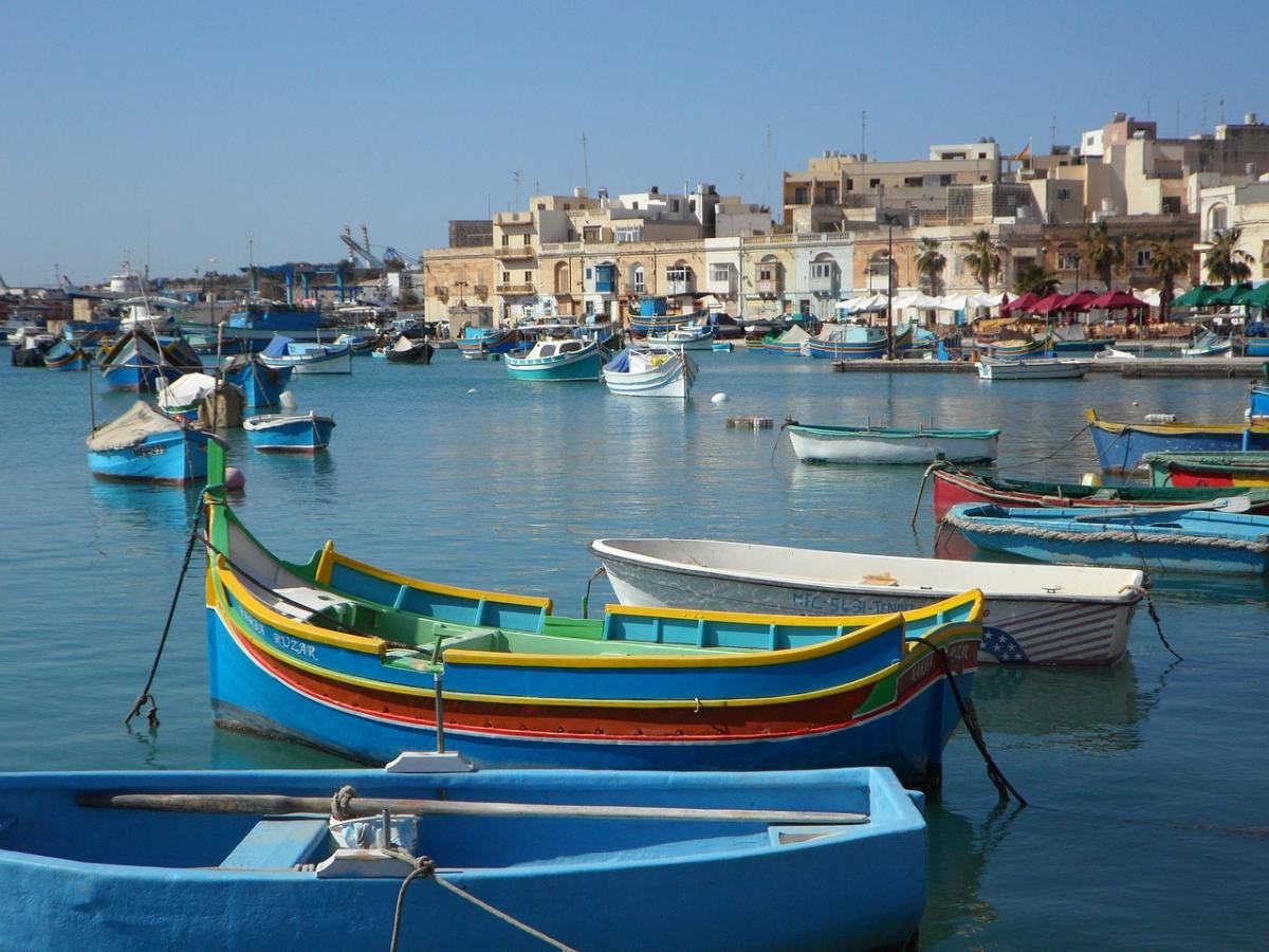 Quanti soldi servono per vivere a Malta? Stipendio medio e dove trasferirsi. Pro e contro