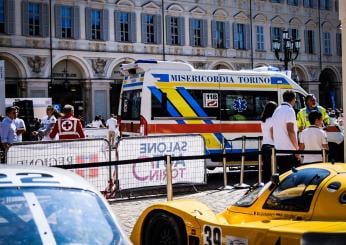 Torino, incidente al Salone dell’Auto: vettura da rally piomba sulla folla, 12 spettatori coinvolti. Cosa sappiamo