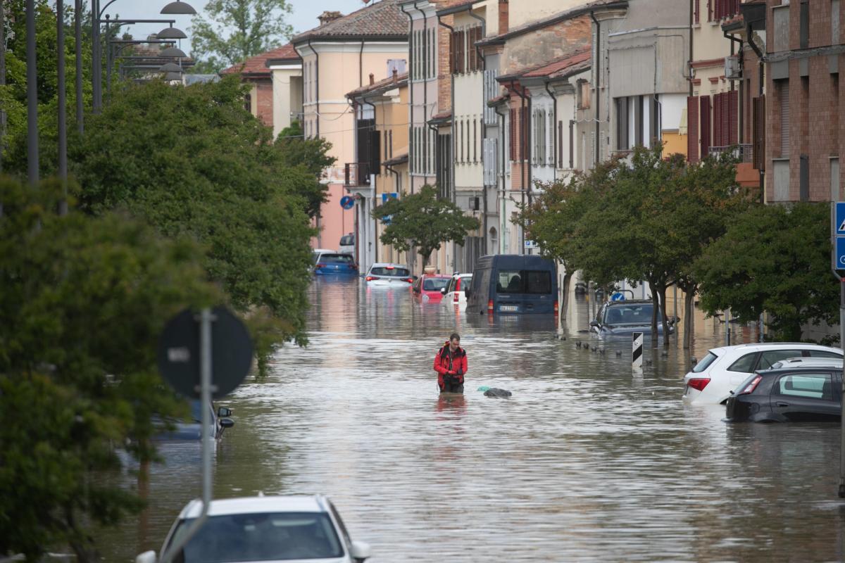 Maltempo Emilia-Romagna, Lugo di Romagna sotto la morsa dell’acqua:…