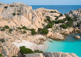 La Maddalena, l’isola che c’è! Gettonatissimi i matrimoni in spiaggia