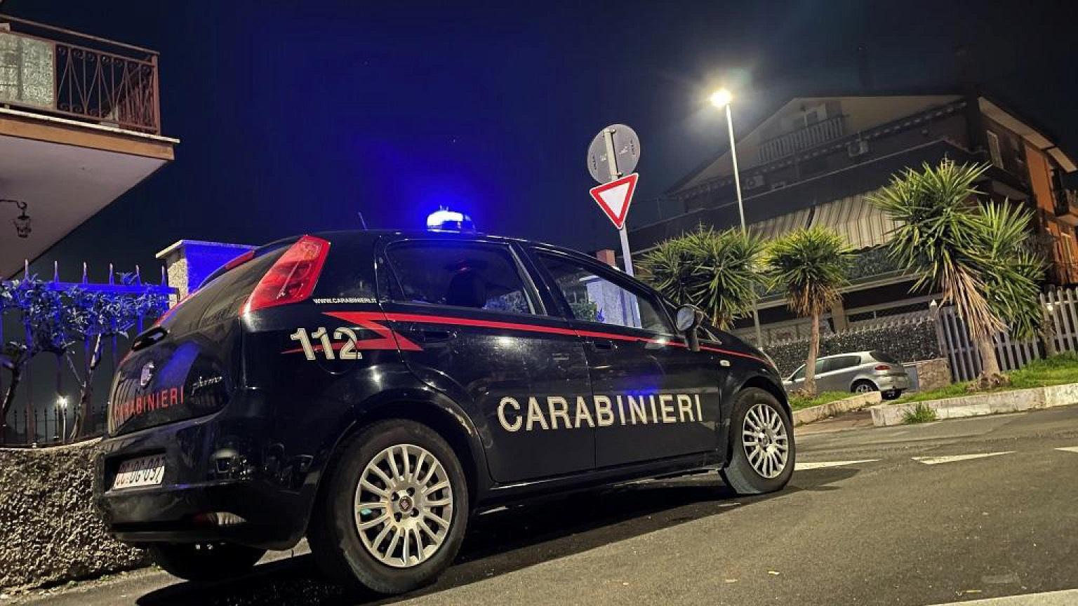 Roma, tentato omicidio: operaio di 58 anni massacra di botte la madre