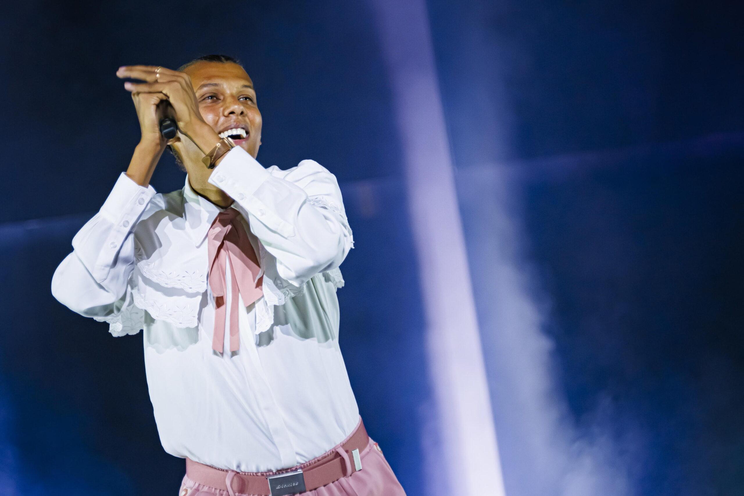 Stromae sta male e annulla le date del tour: “Decisione difficile”