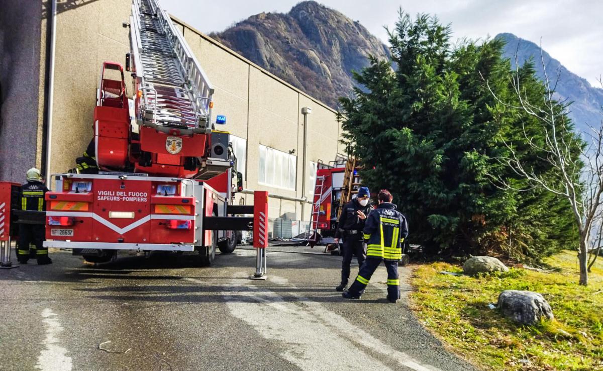 Aosta, incendio in un maneggio: nessuna persona coinvolta